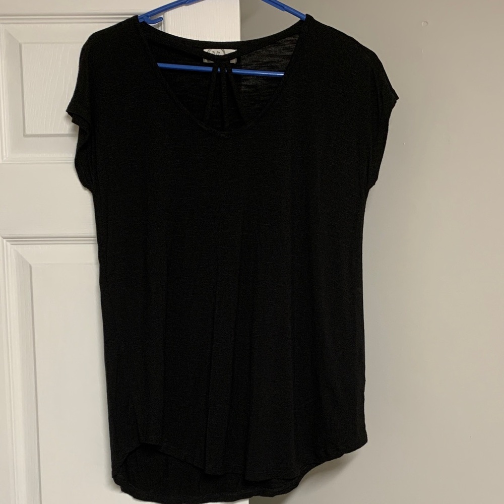24/7 Maurices Black V-Neck Short Sleeve Top
